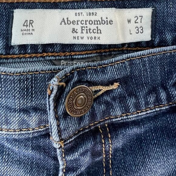 Abercrombie And Fitch Dark Wash Skinny Jeans - Picture 2 of 3